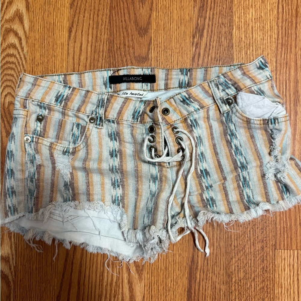Billabong tie up shorts